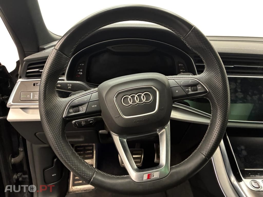 Audi Q8 55 TFSIe quattro Tiptronic S Line