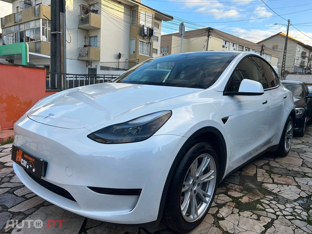 Tesla Model Y Standard RWD