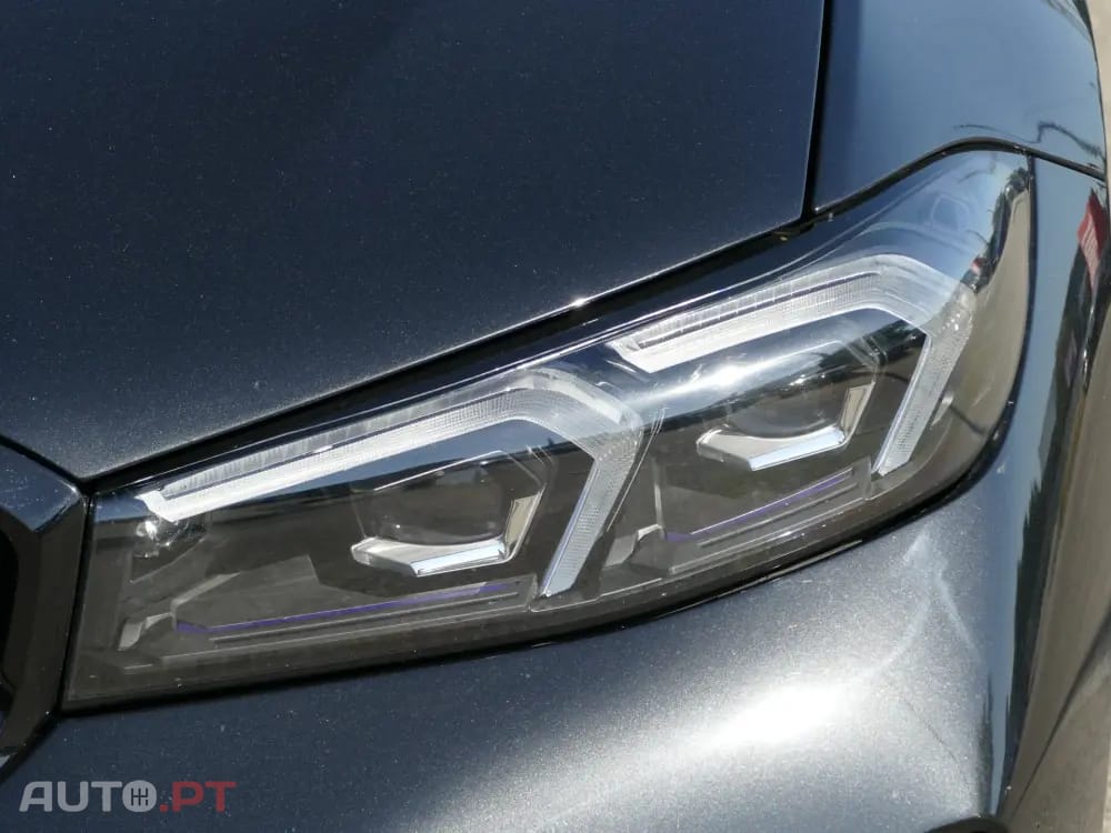 BMW 330 e Pack Desportivo M Auto