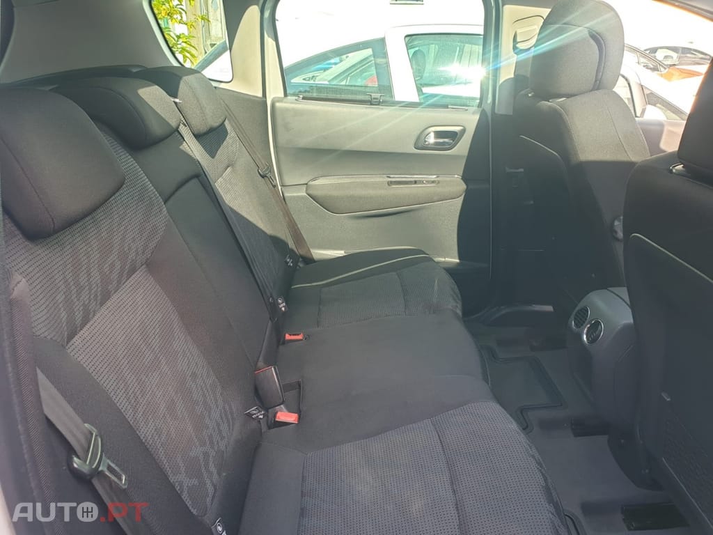 Peugeot 3008 1.6 HDi Active