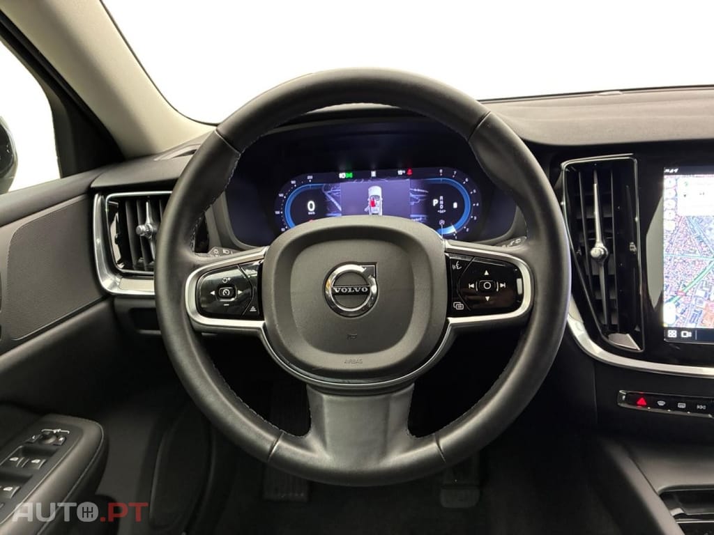 Volvo V60 2.0 B4 Plus Style Dark DCT