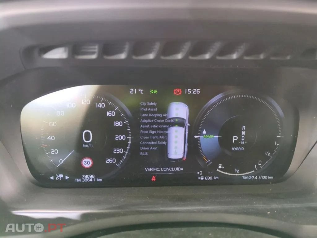 Volvo XC90 2.0 T8 PHEV Momentum Plus AWD
