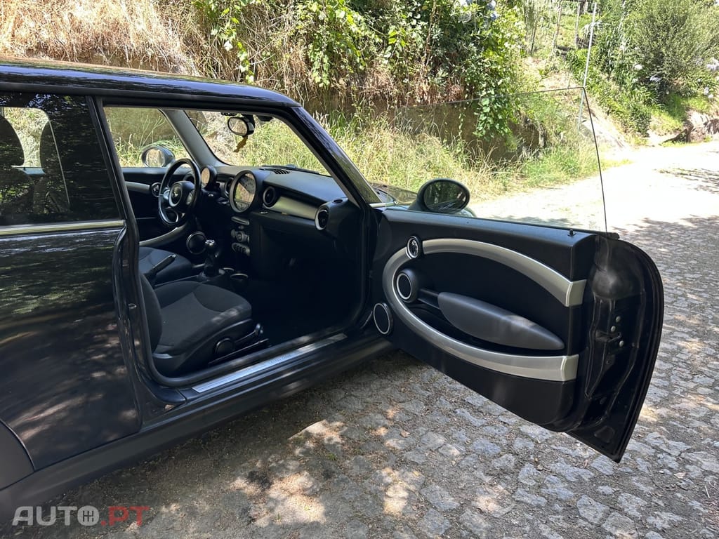 MINI Cooper Cooper D