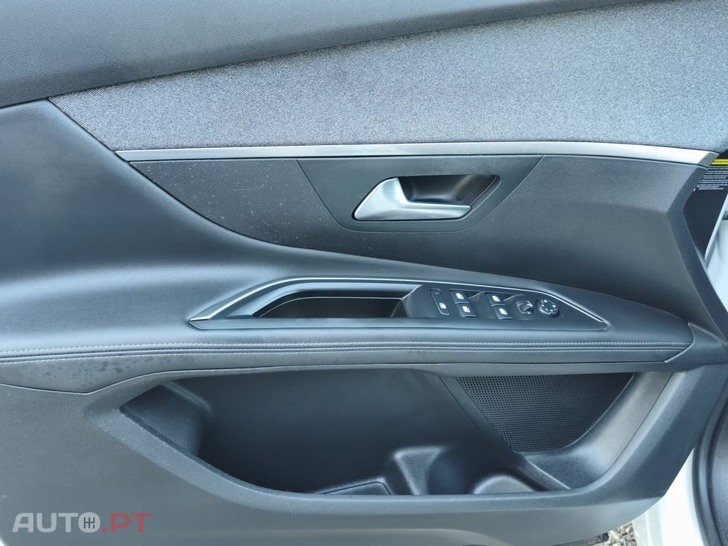 Peugeot 5008 1.2 PureTech Allure Pack EAT8