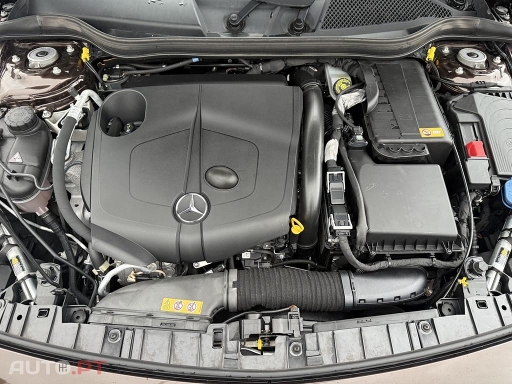 Mercedes-Benz GLA 200 d Style — fotografia 15