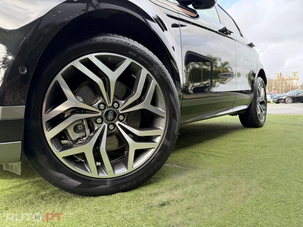 Land Rover Evoque 1.5 P300e AWD R-Dynamic S Auto