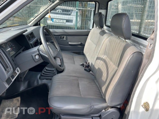 Nissan Pick Up D21 King Cab 2.5D 3Lugares