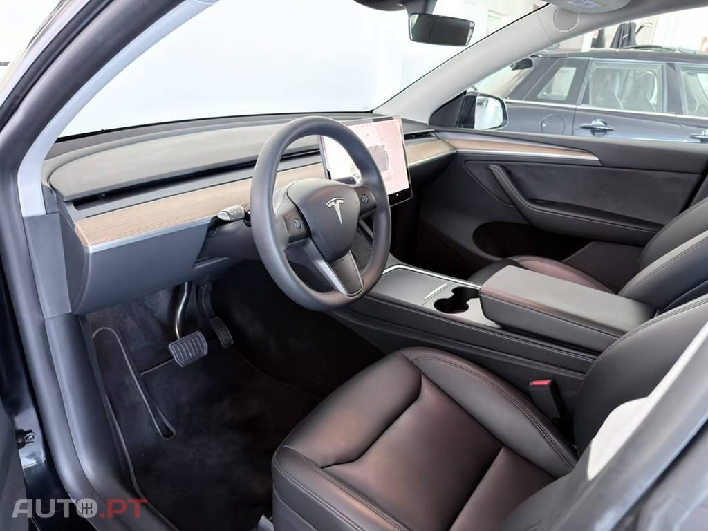 Tesla Model Y Long Range Tração Traseira