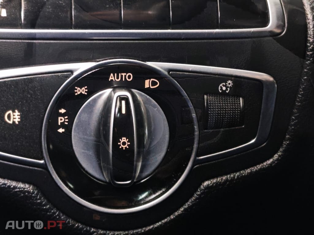 Mercedes-Benz C 250 BlueTEC AMG Line Aut. — fotografia 29