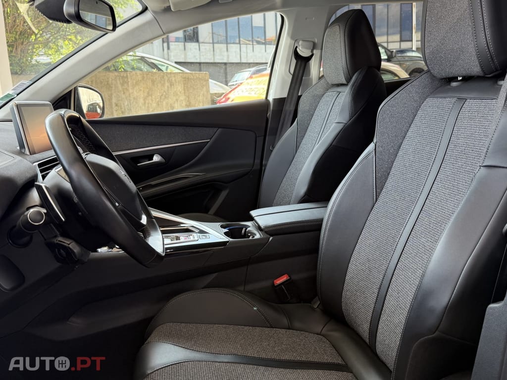 Peugeot 3008 1.2 PureTech Allure EAT8