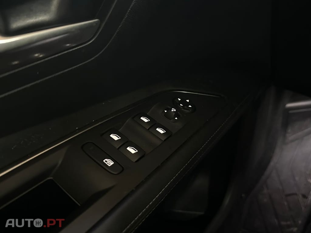 Peugeot 3008 PureTech 130 Stop & Start GPF EAT8 Allure Pack