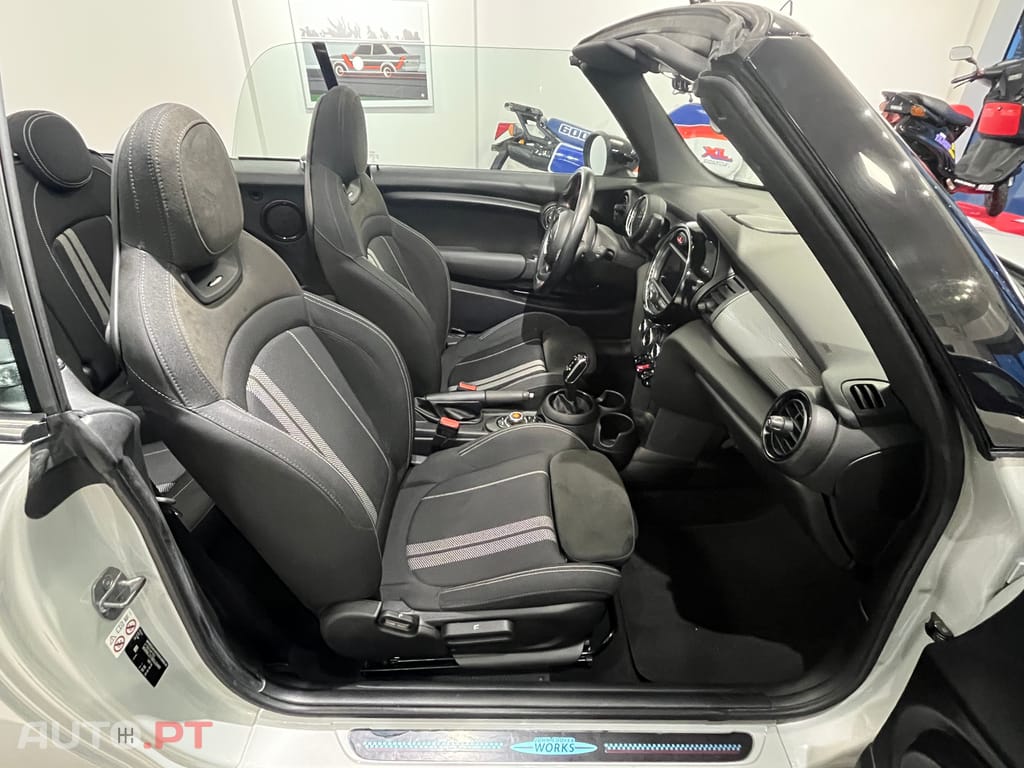 MINI Cabrio Cooper Premium Extra JCW Auto