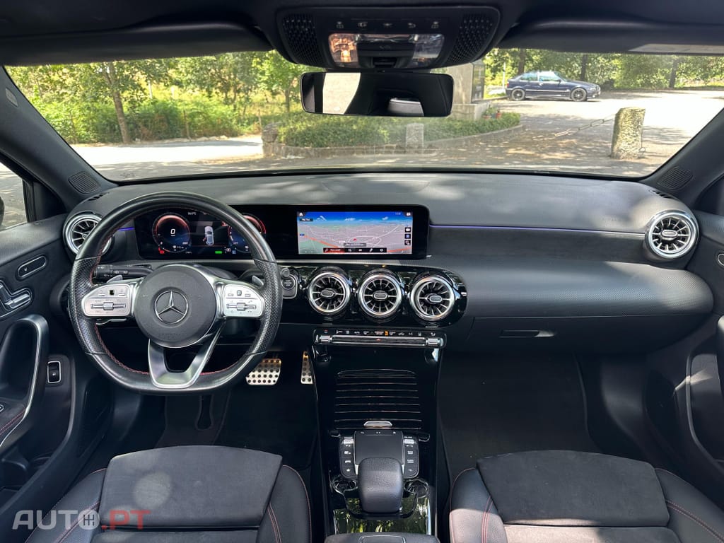 Mercedes-Benz A 250 e AMG Line