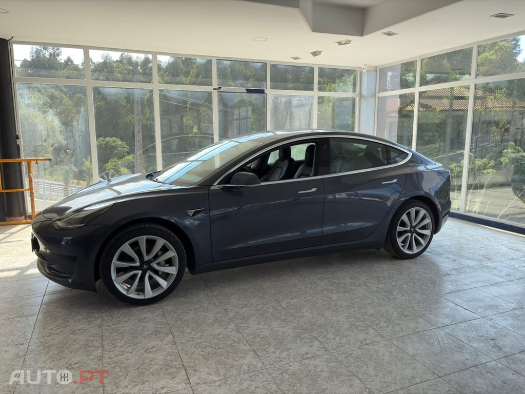 Tesla Model 3 Standard Range Plus RWD