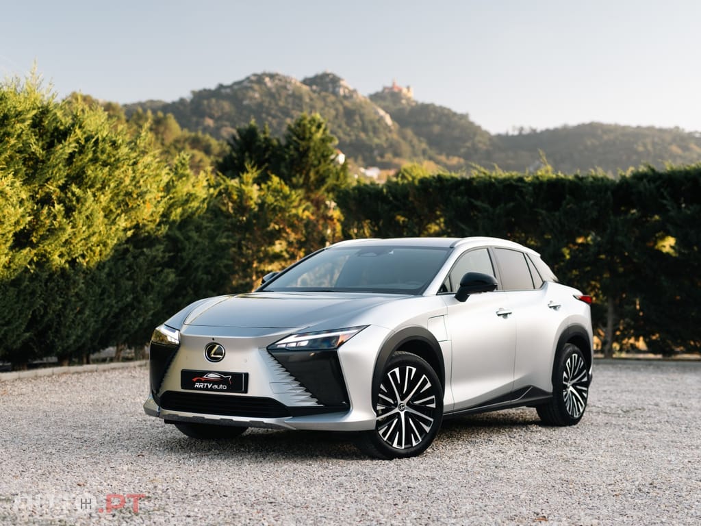 Lexus RZ Premium