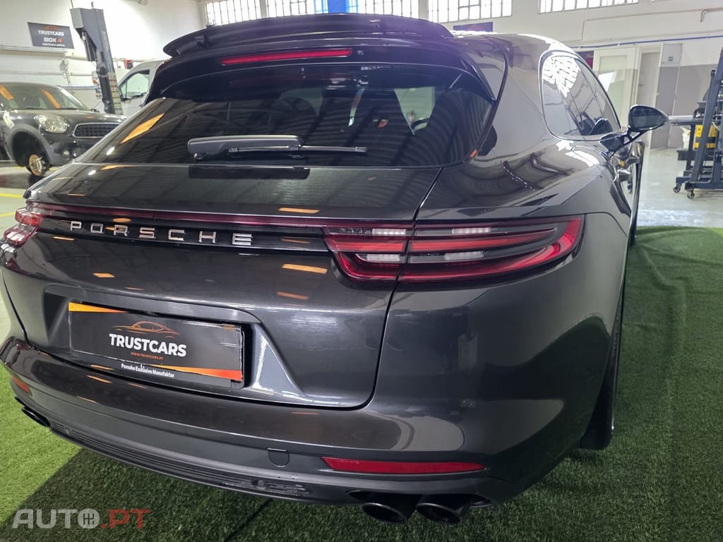 Porsche Panamera 4 E-Hybrid Executive