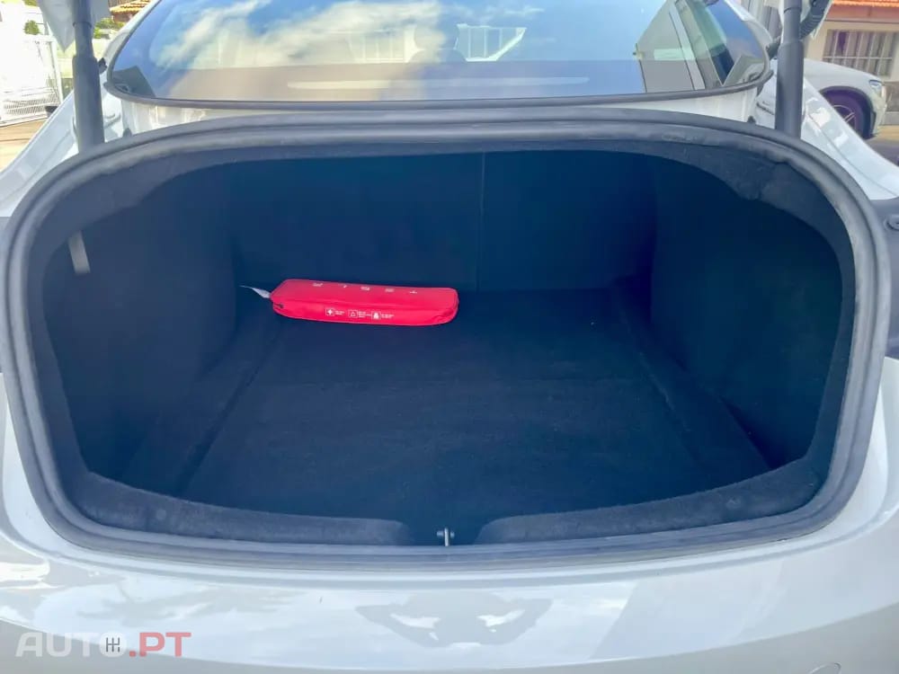 Tesla Model 3 Tração Traseira