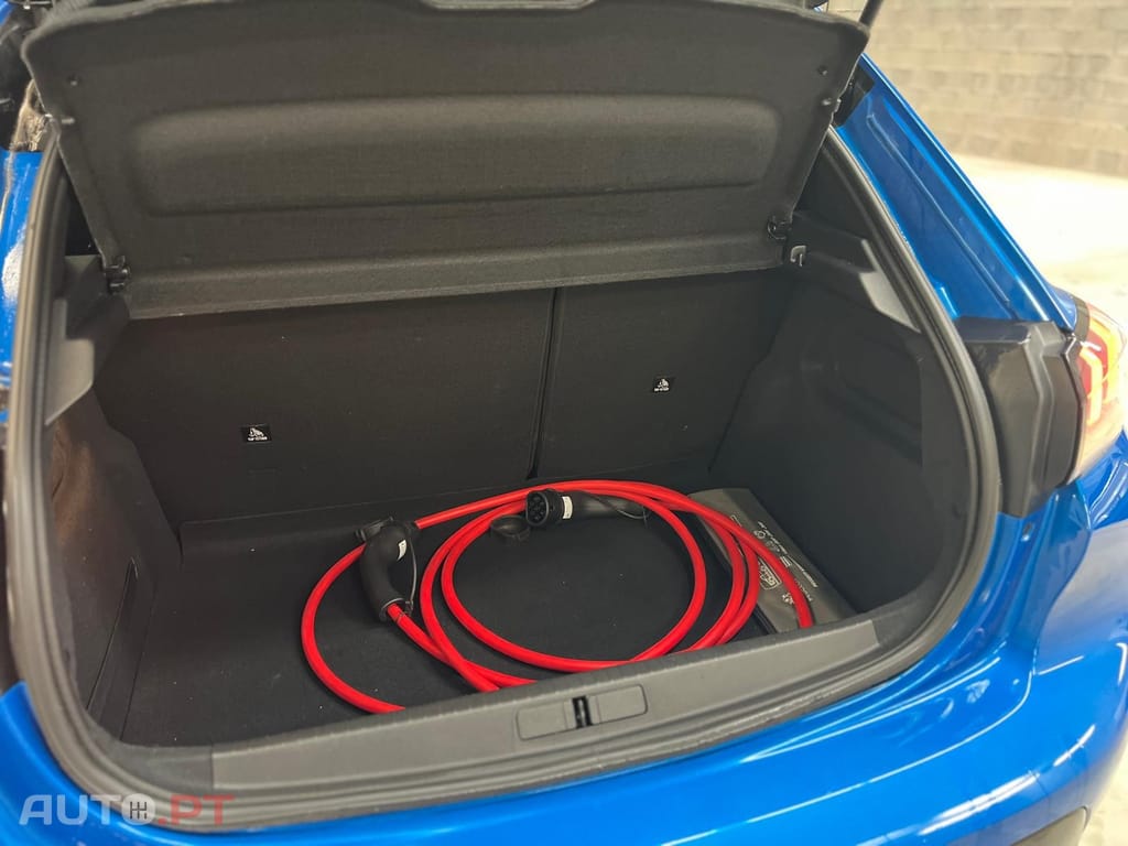 Peugeot E-208 50 kWh GT