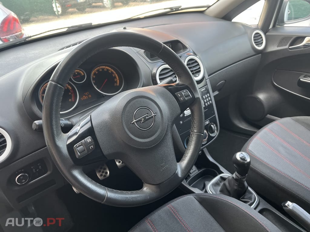 Opel Corsa 1.2 Black Edition