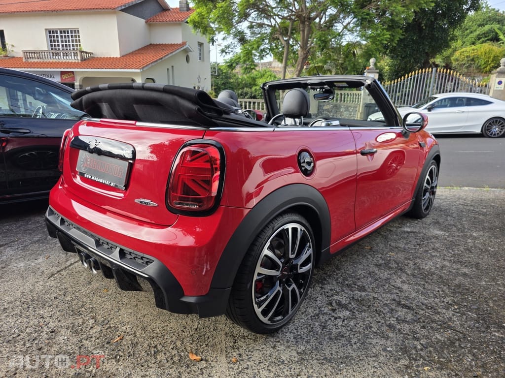 MINI Cooper John Cooper Works Auto Desportiva — fotografia 3