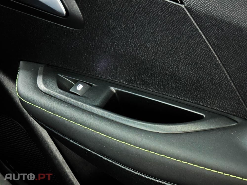 Peugeot E-208 50 kWh GT Pack