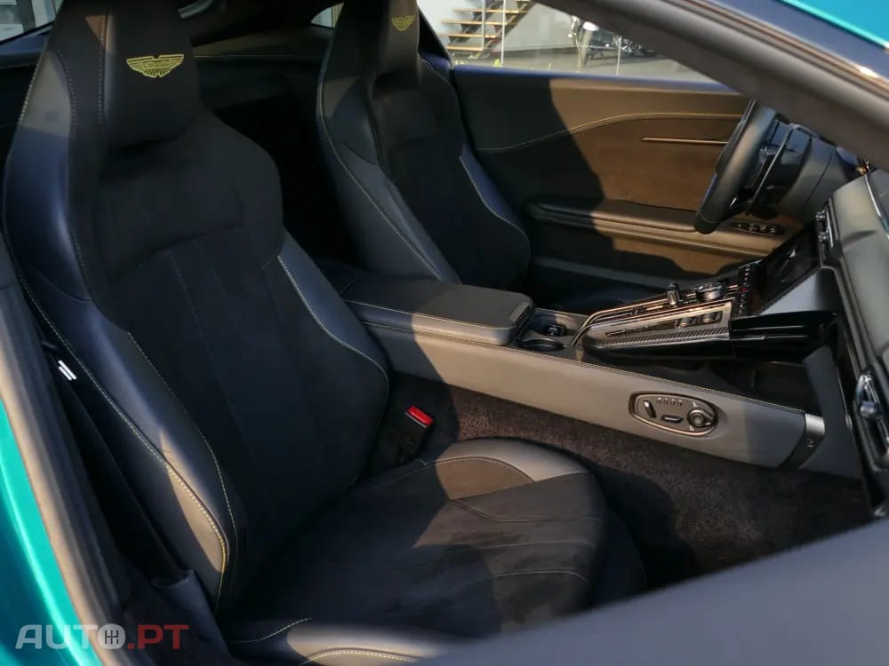 Aston Martin Vantage Coupé V8