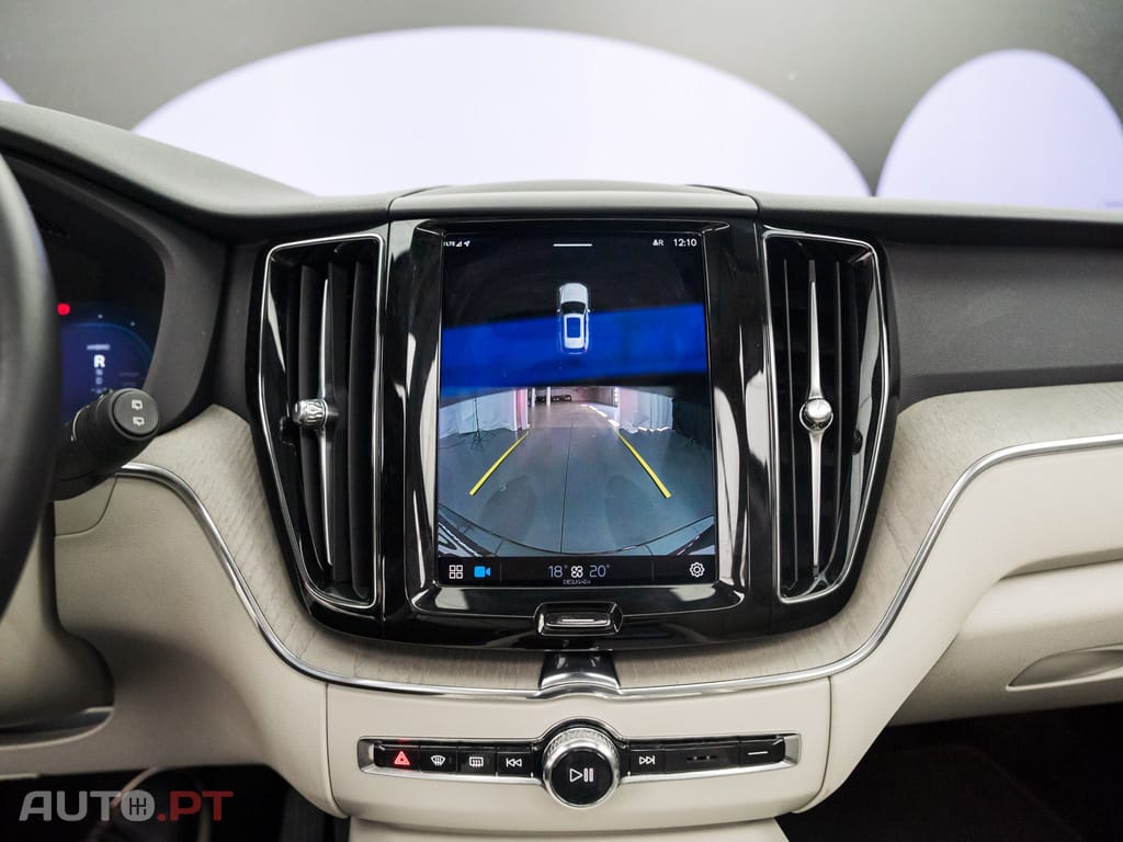 Volvo XC60 2.0 T6 PHEV Core AWD