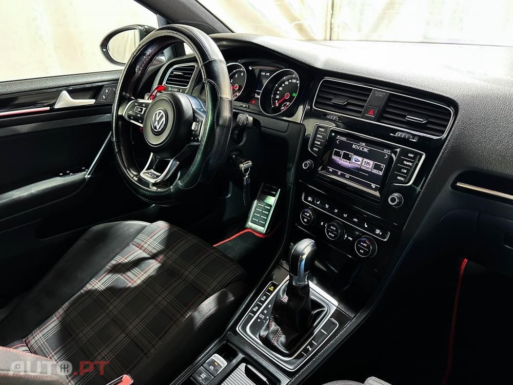 Volkswagen Golf 2.0 TSi GTi DSG Performance