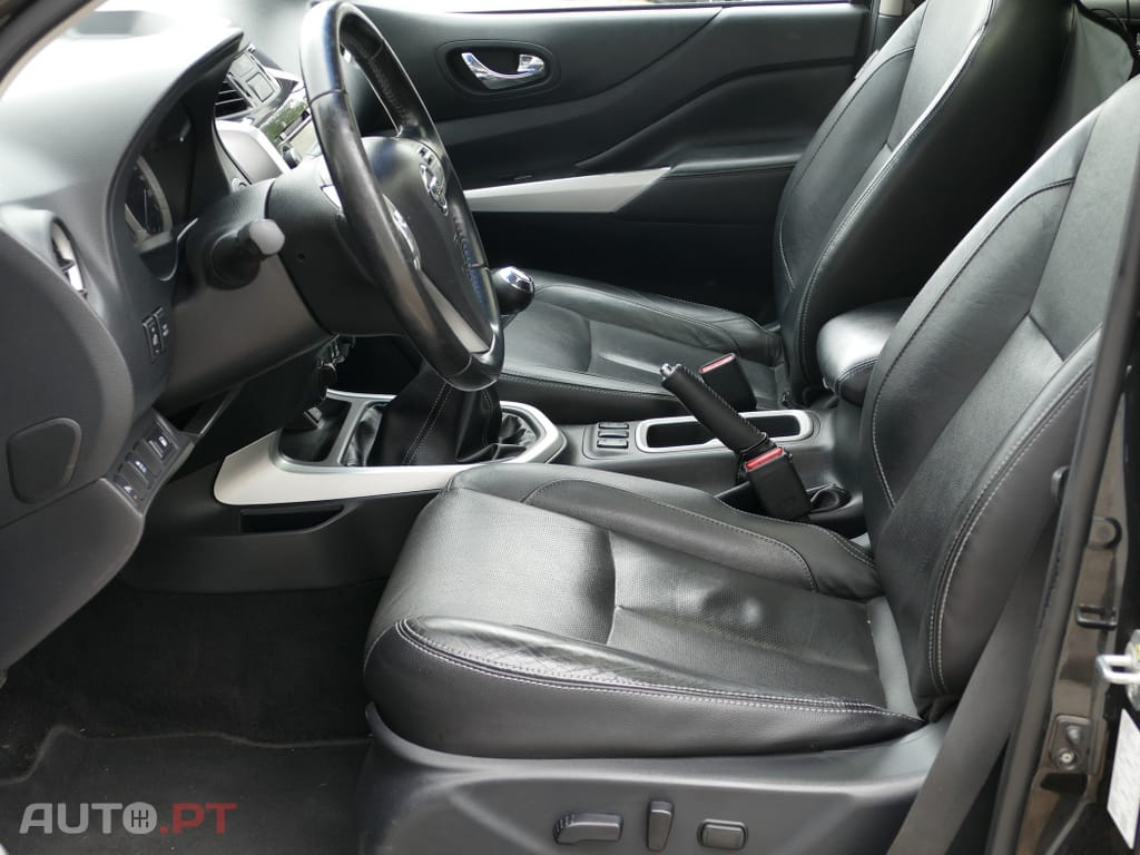 Nissan Navara 2.3 dCi CD 4WD Tekna