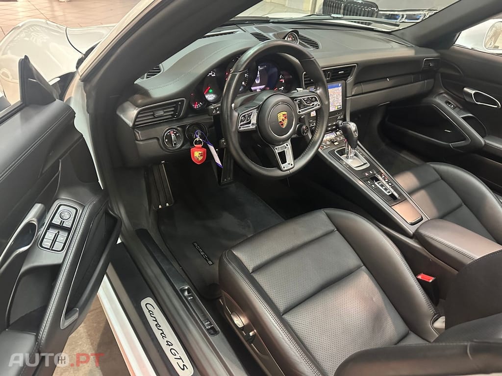Porsche 991 Carrera 4 GTS