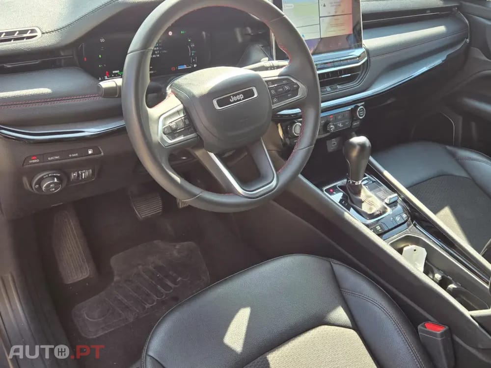 Jeep Compass 1.3 T-GDI 4xe Auto Trailhawk — fotografia 13