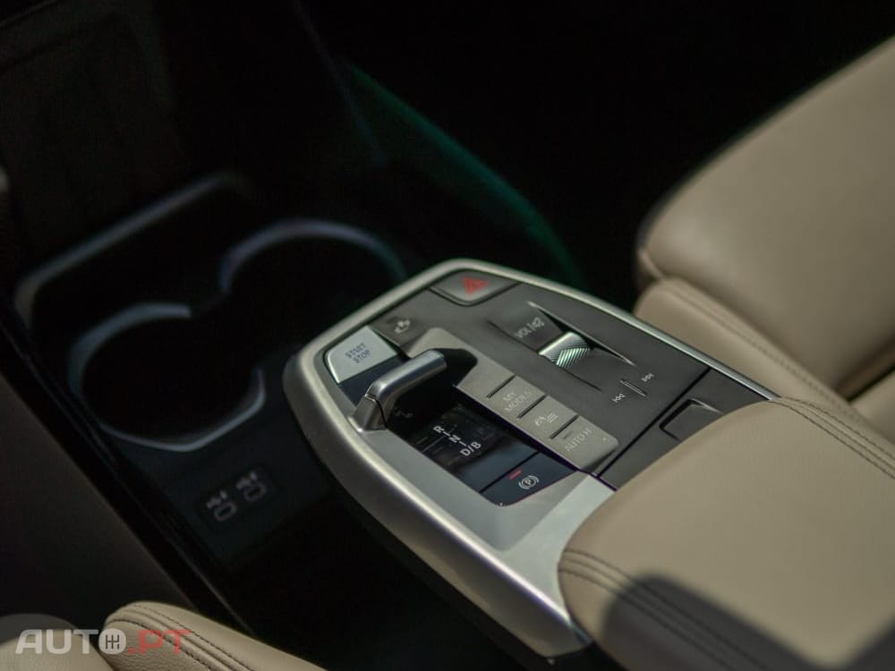 BMW iX1 xDrive30