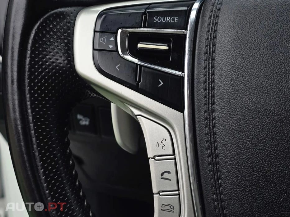 Mitsubishi Outlander 2.4L PHEV TWIN MOTOR 4WD INVITE