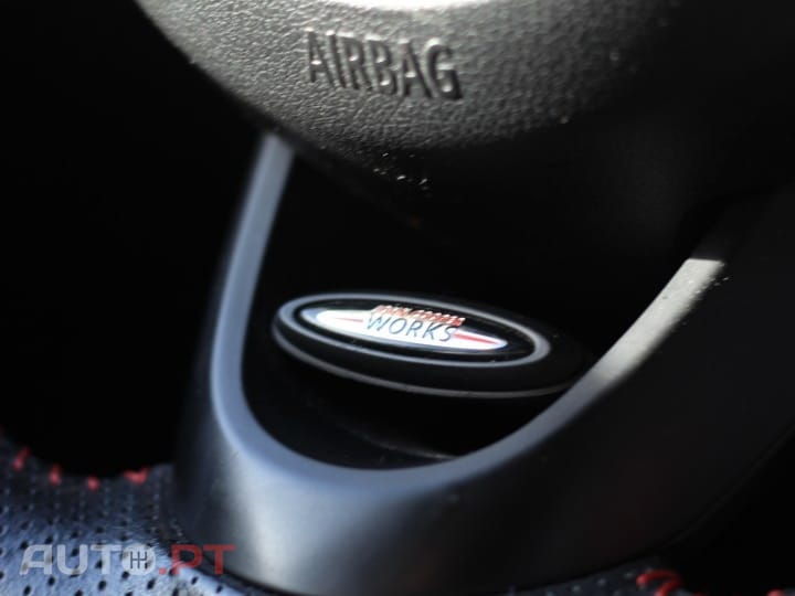 MINI Cooper Cooper SD Auto Desportiva