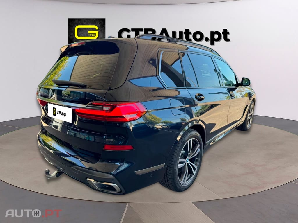 BMW X7 M50i
