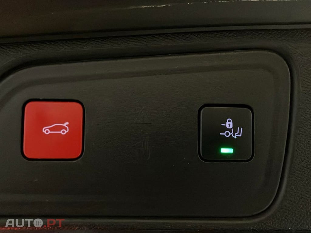 Peugeot 3008 1.6 Hybrid4 GT Pack e-EAT8