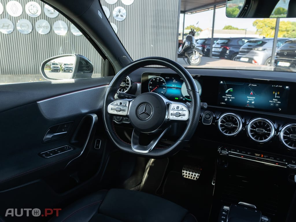 Mercedes-Benz A 250 e AMG Line