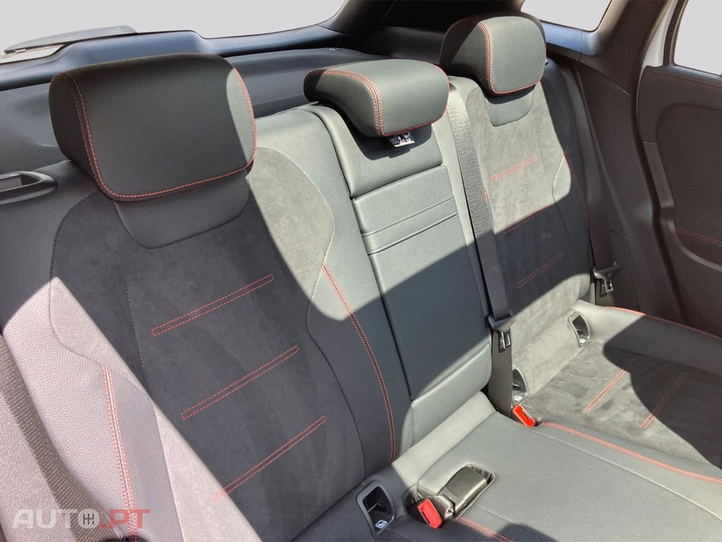Mercedes-Benz EQA I.V.A DEDUTIVEL 300 4M AMG Line