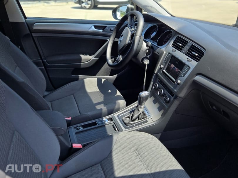 Volkswagen Golf Variant 1.6 TDi Highline DSG