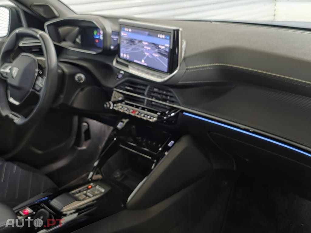 Peugeot E-2008 156 GT Exclusive