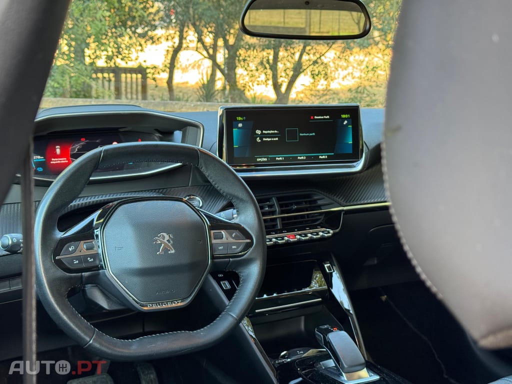 Peugeot E-208 50 kWh Allure