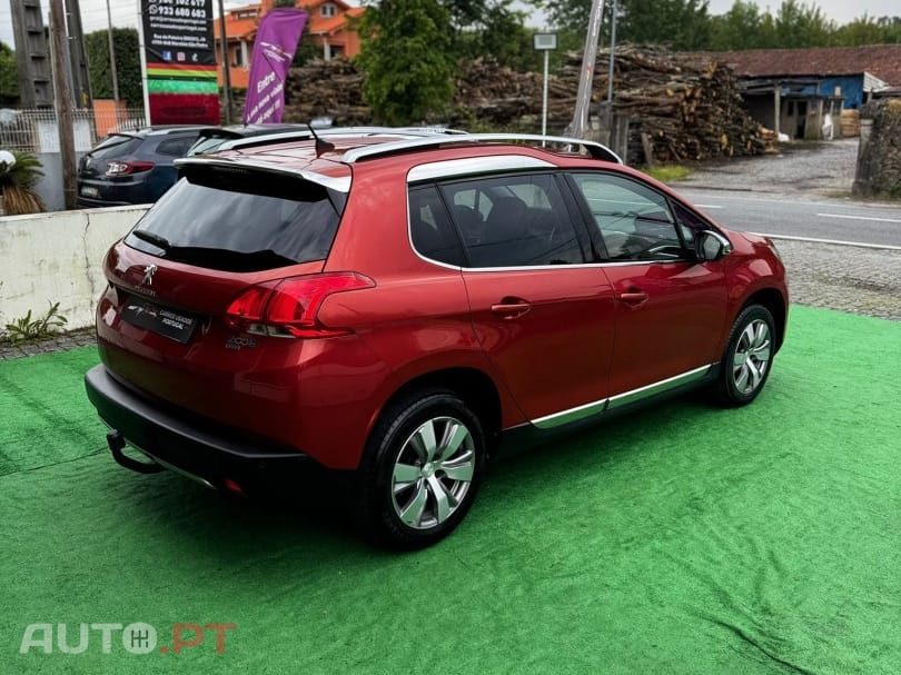 Peugeot 2008 1.2 PureTech Allure