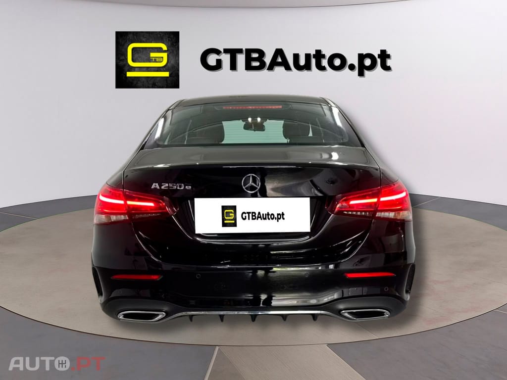 Mercedes-Benz A 250 I.V.A DEDUTIVEL AMG