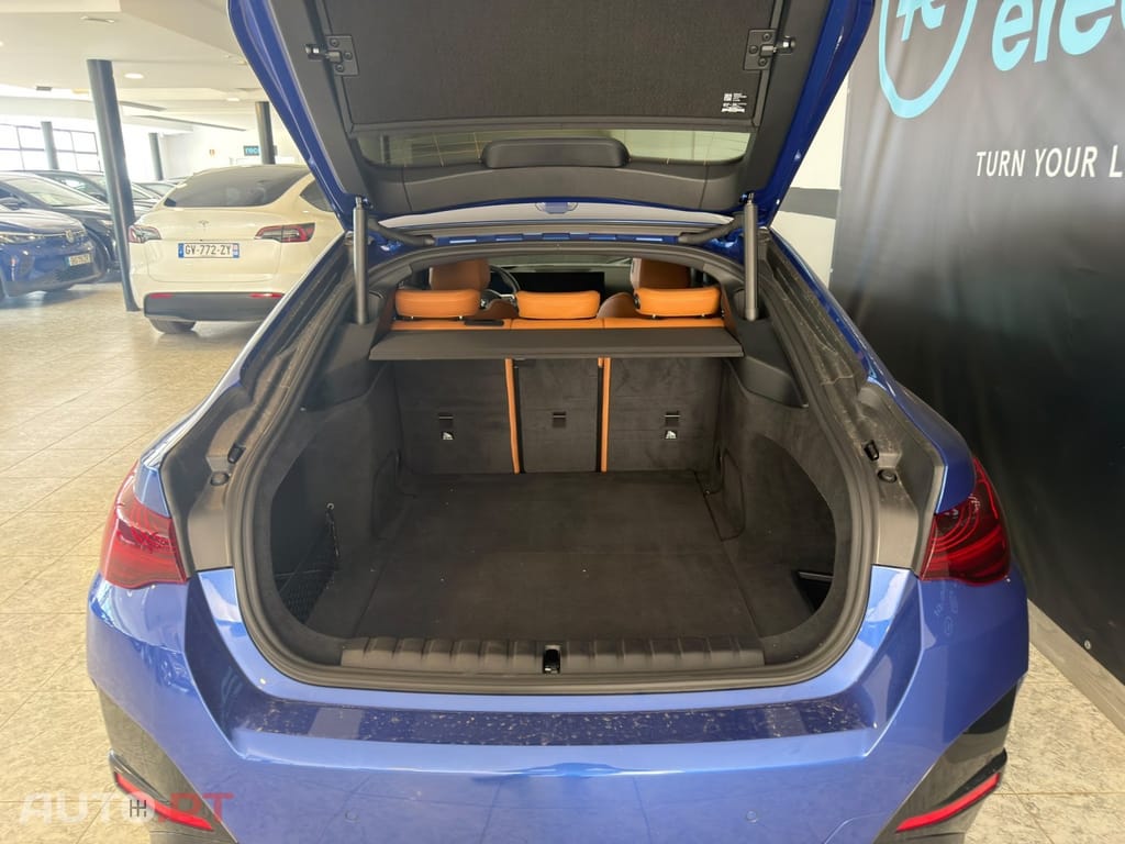 BMW i4 eDrive40 Desportiva M