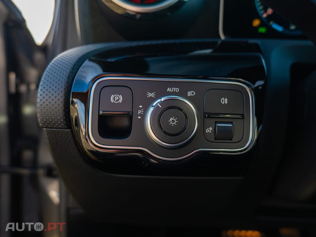 Mercedes-Benz A 35 AMG 4Matic Speedshift DCT 7G