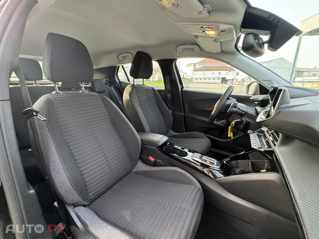 Peugeot 2008 1.2 PureTech Allure Pack EAT8