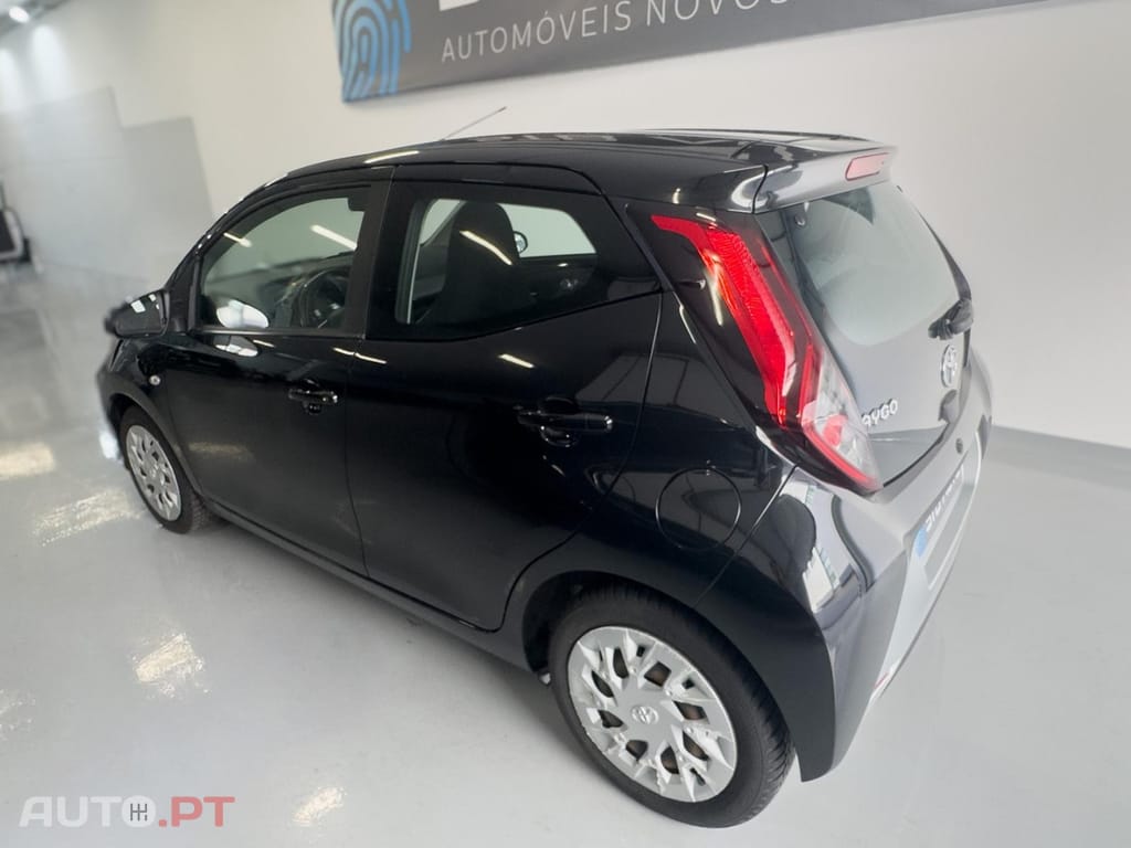 Toyota Aygo 1.0 X-Play Plus