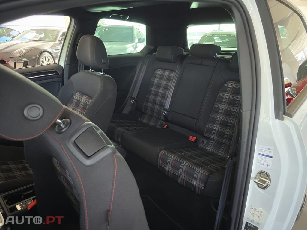 Volkswagen Golf 2.0 TSI GTI DSG