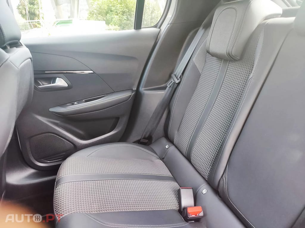 Peugeot 208 GT LINE