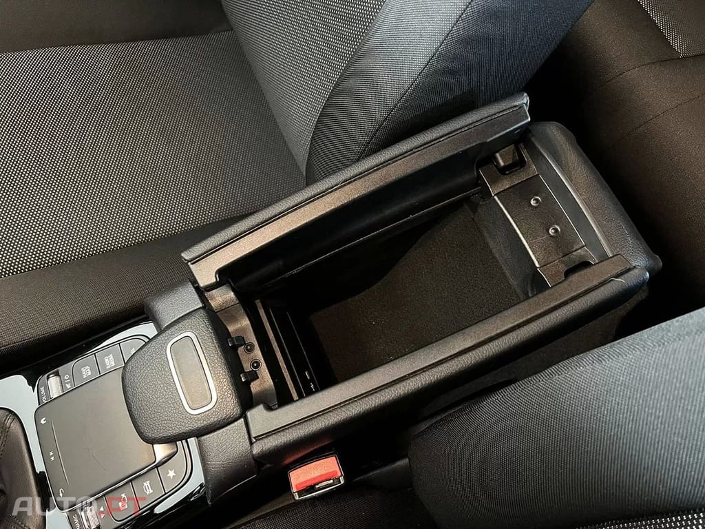 Mercedes-Benz CLA 180 d Shooting Brake Business Solutions